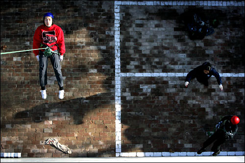 境界なき芸術センター
「限られた人だけでなく、誰でも芸術に触れられるように」と、路上で積極的にパフォーマンスを行う。国内外で積極的に活動展開。文来芸術フェスティバル、汝矣島(ヨイド)桜祭り等でも公演。