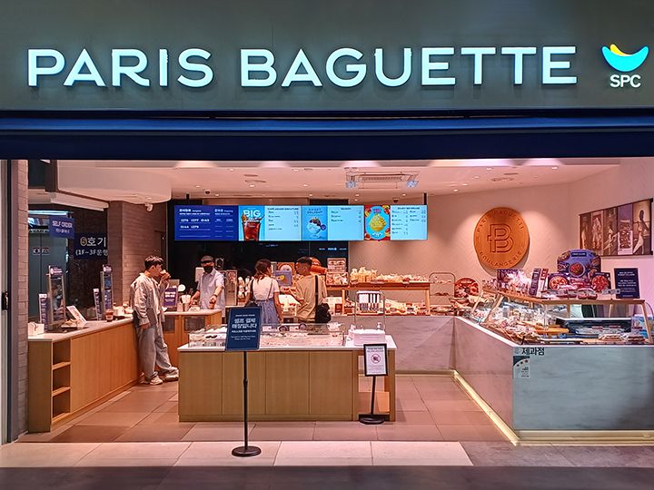 PARIS BAGUETTE 金浦国際空港店
(2階)