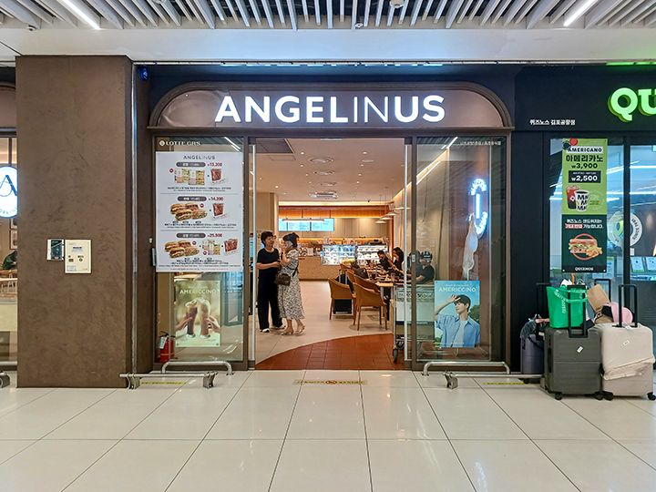 カフェ
(国内線1階)