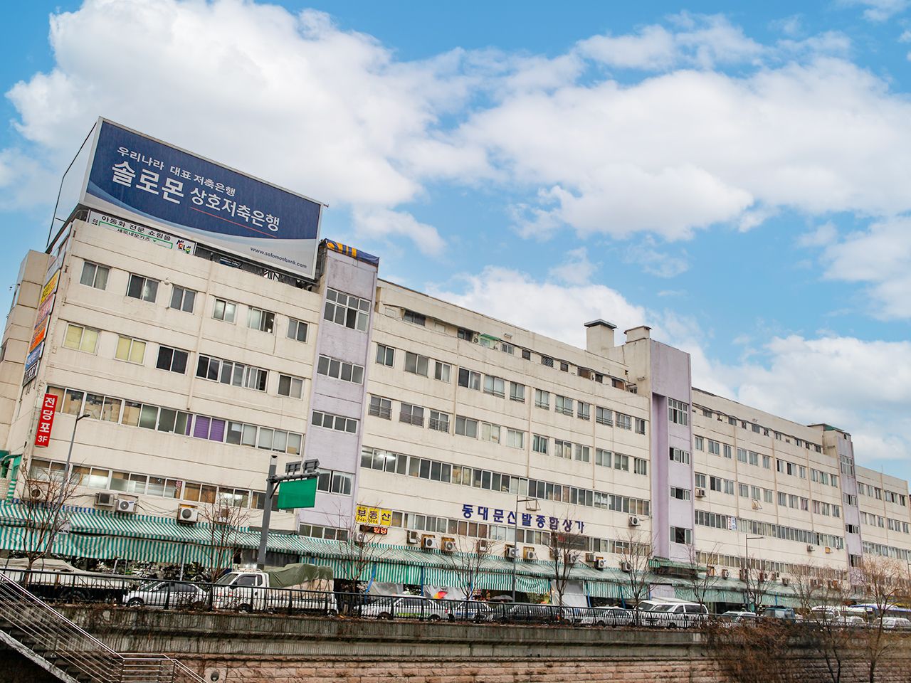東大門靴卸売市場｜東大門(ソウル)のショッピング店｜韓国旅行「コネスト」