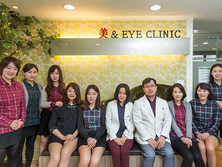 院長とスタッフ