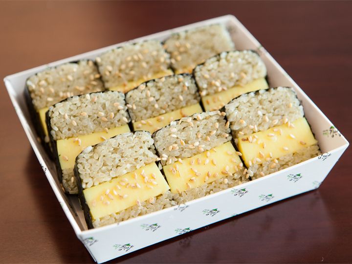 あわび入りご飯キムパッ(전복김밥)