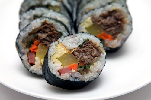 薄切り牛肉使用。お肉に醤油ダレの味が
しっかりついていて量も多い。