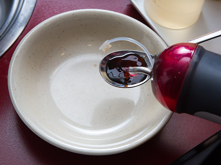 1.醤油をスプーン1杯