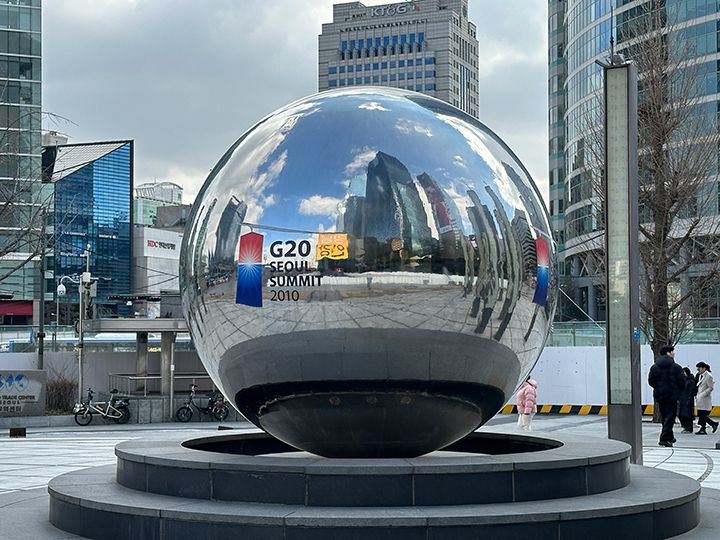 「G20」開催記念モニュメント