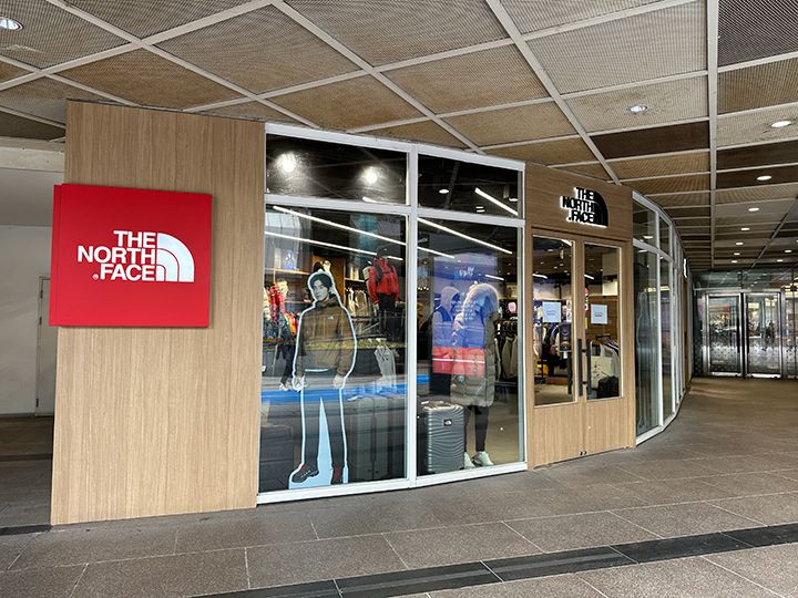 アウトドアブランド「ザノースフェイス」