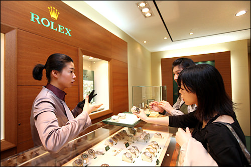 ロレックスは男物も女物も豊富