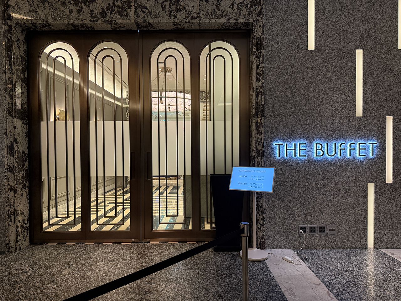 人気のビュッフェレストランも割引に!