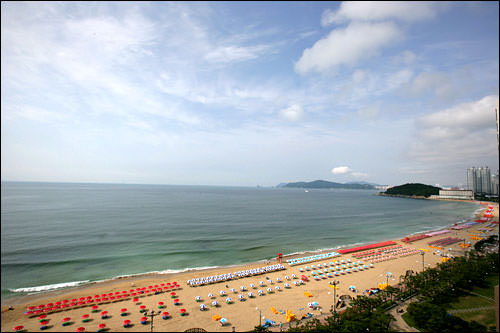 これからの季節ビーチリゾートとして盛り上がる海雲台海水浴場