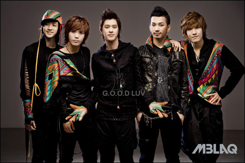 (左から)チョンドゥン/1990年、ミル/1991年、スンホ(リーダー)/1987年、G.O/1987年、ジュン/1988年