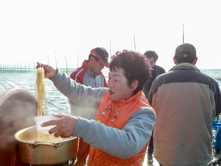 エビやカニがたっぷり入った
スペシャル海鮮ラーメン