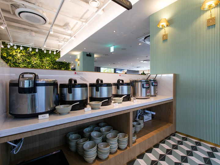 ご飯はココから