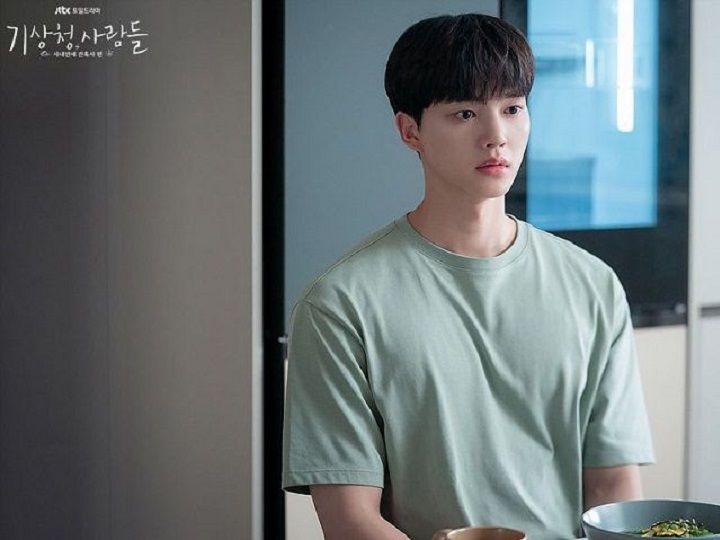 ソン・ガン
©2022 JTBC「気象庁の人々:社内恋愛は予測不能?!」