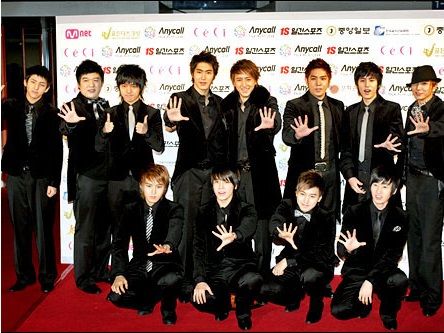 SUPER JUNIOR