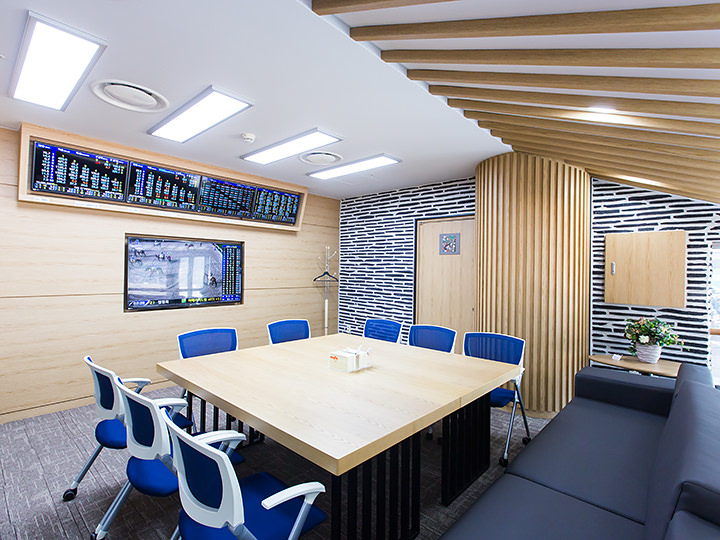 団体客向けのソファールーム(12席)