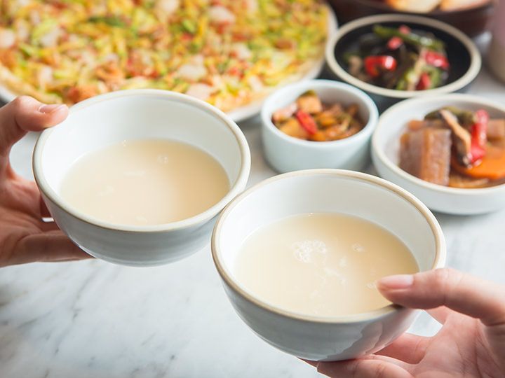 器になみなみ注いで豪快に飲み干しましょう