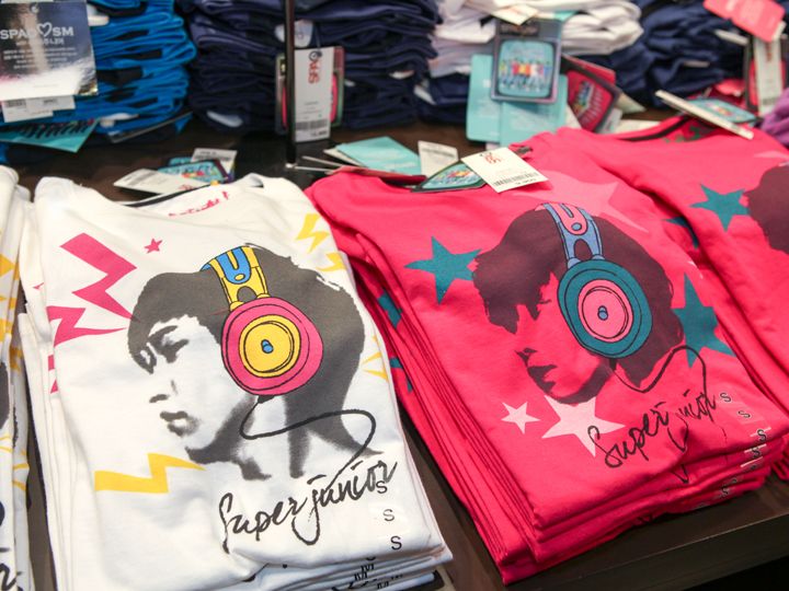 Super JuniorグラフィックTシャツ