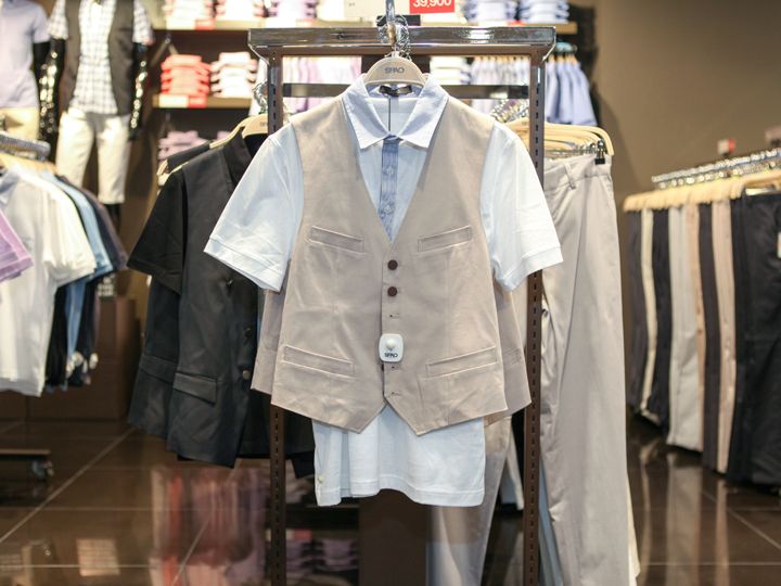 テーラードベスト 39,900ウォン
シャツ19,900ウォン