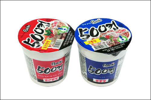 「500カップラーメン」
(左:激辛、右:チャンポン味)
500ウォン
辛ラーメンを凌ぐ人気のカップ麺。500ウォンというお値段も魅力!