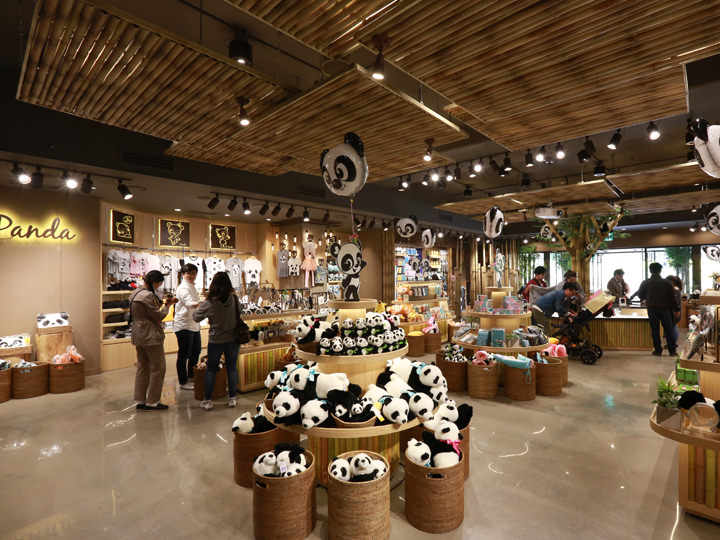 お土産にパンダグッズ