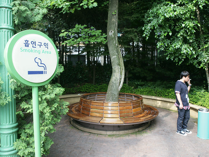 喫煙所(以前の様子)