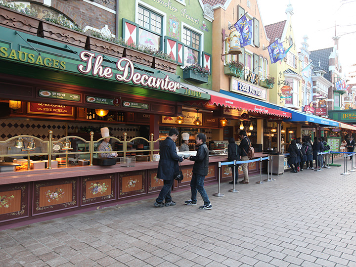 ずらりと並ぶレストラン