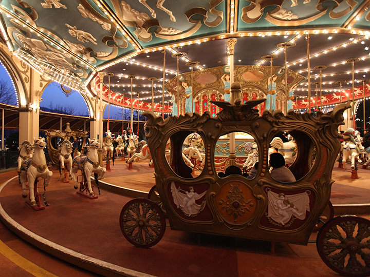 「ロイヤルジュビレカルーセル」は100センチまでは保護者同伴(ヨーロピアンアドベンチャー)