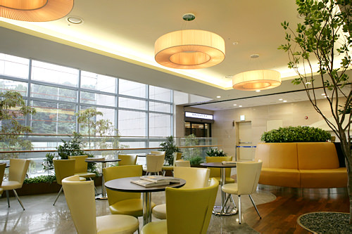 訪問者用ラウンジ