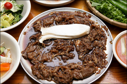 薄味ながら甘めの味付け、ジューシーなプルコギ肉