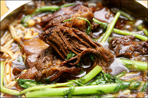 スープが染み込み
ホロホロとやわらかいカルビ