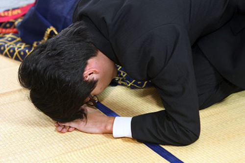 一連の動きを繰り返す