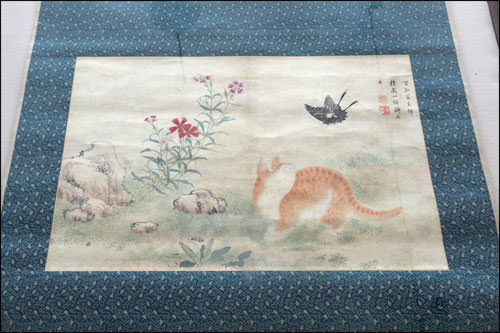 花鳥画にも腕を発揮した、金弘道の｢黄猫弄蝶｣