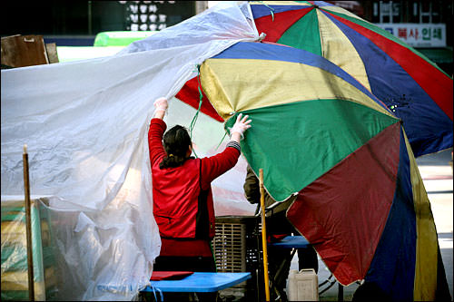 ビニールで冬の防寒対策を