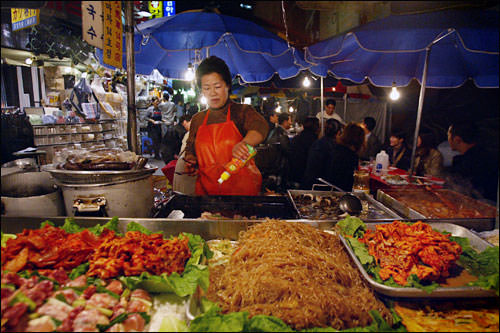 チャプチェや串もの、辛炒めはおつまみに