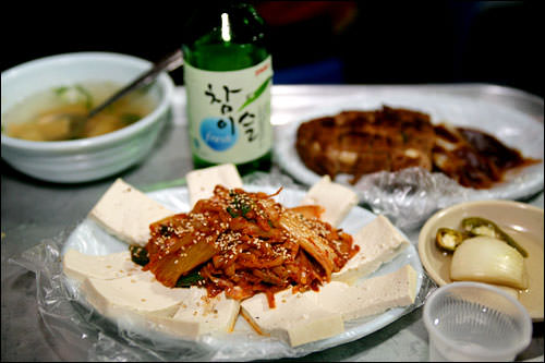 焼酎と相性抜群の豆腐キムチ