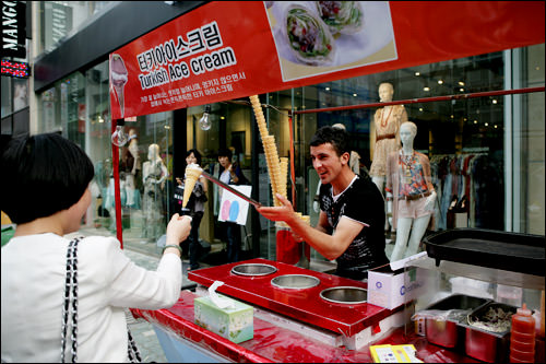 トルコアイスも屋台フードの仲間入り