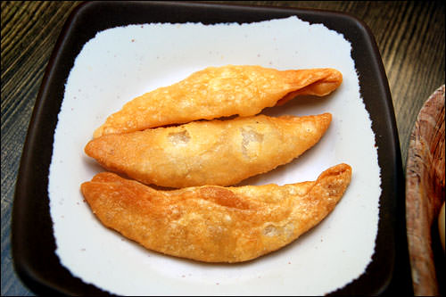 ヤキマンドゥ(揚げ餃子)