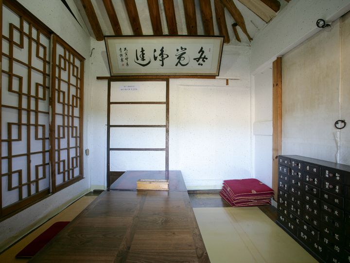 こぢんまりと趣のある個室