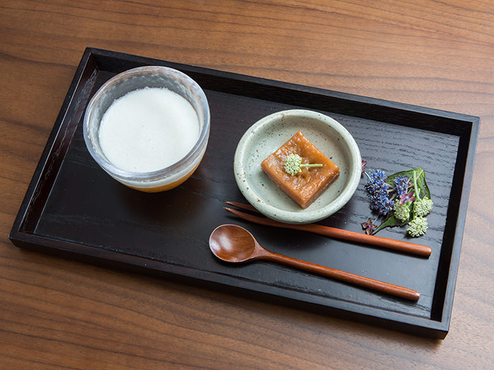 「デザート(イッカシム)」(左から)熟柿雲、薬菓