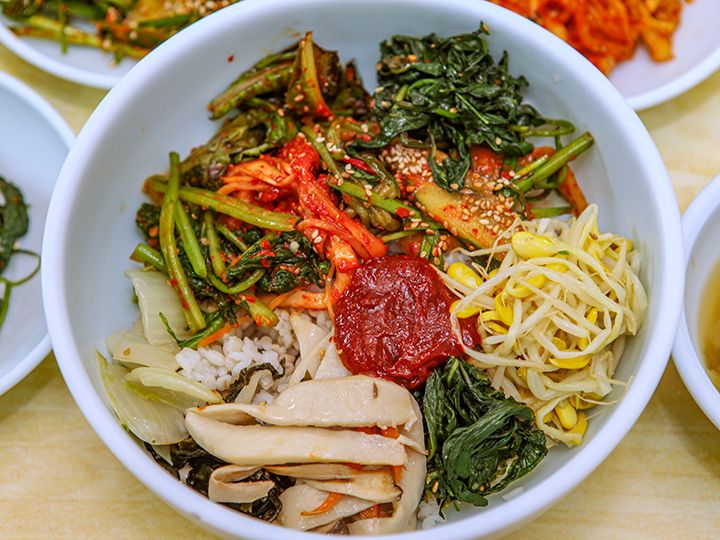 お好みのおかずをたっぷり入れて