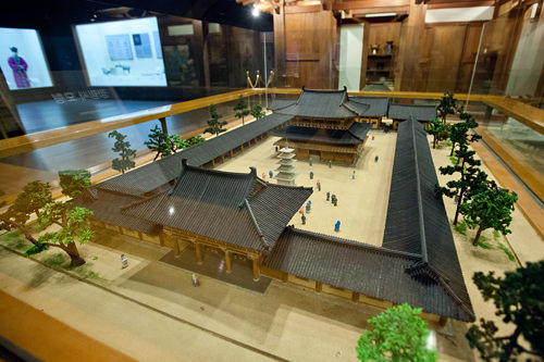 百済の王都・泗沘城(サビソン)に建てられた仏教文化を象徴する定林寺(チョンニムサ)(百済)