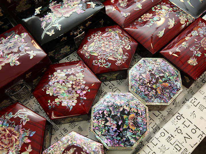 きらびやかな螺鈿細工