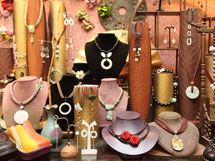 存在感ある大ぶりのモチーフも素敵