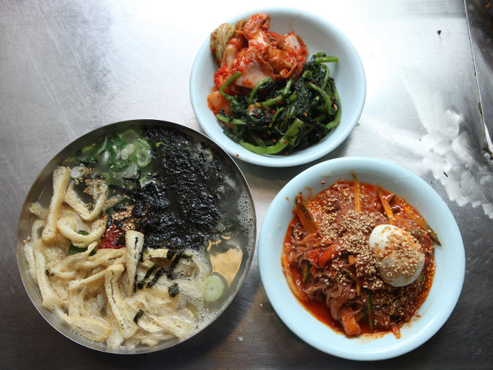 名物「カルグクス」