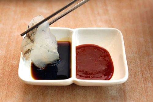 日本の刺身醤油に比べると
少し甘め