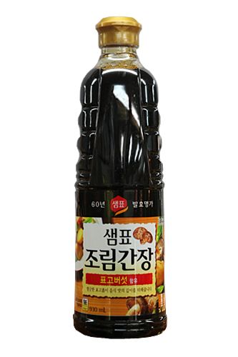 煮物用醤油
(チョリムカンジャン)
野菜や昆布のエキスが入った調味醤油。甘味が強いので料理の際に砂糖を大量に入れなくて済む。
