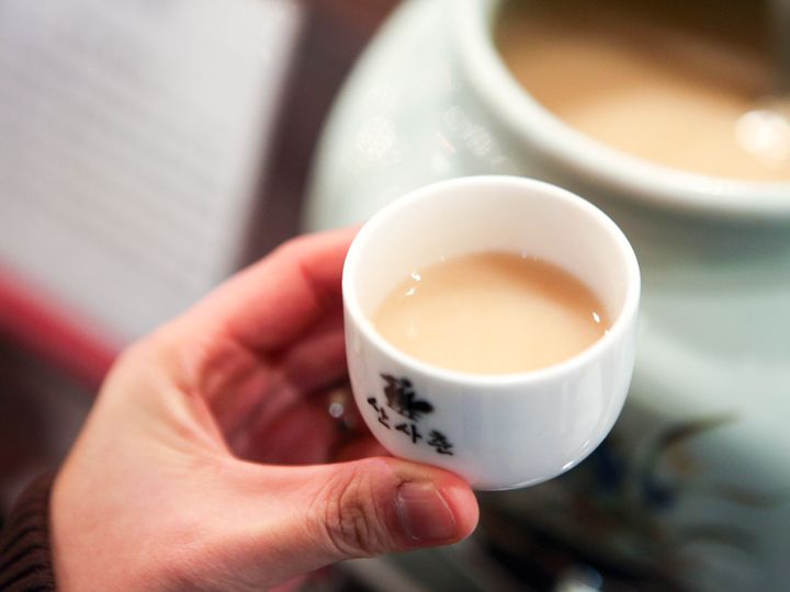 まずは試飲用のぐいのみを購入