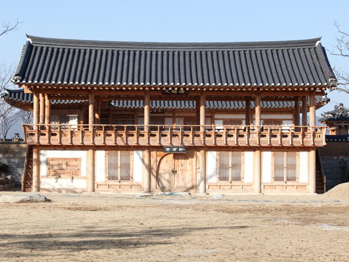 又麯(ウゴク)楼の又麯は創業者、裵商冕(ペ・サンミョン)氏の号