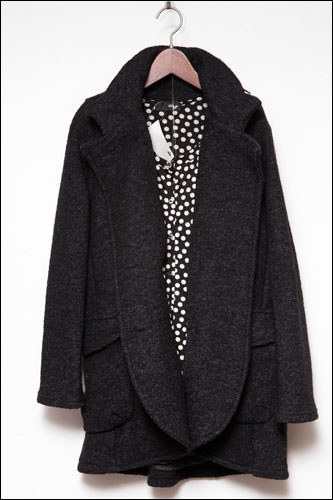 丸みのある襟元のコート
139,000ウォン