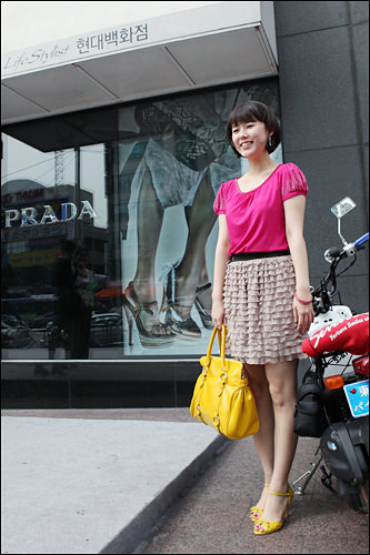 ピンク×レースがフェミニン